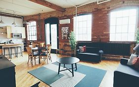 Huge, Beautiful Loft On Dundas West